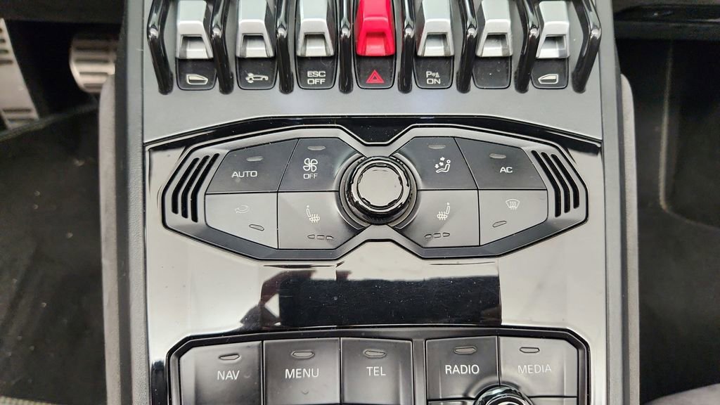 Used 2016 Lamborghini Huracan LP 610-4 image 30