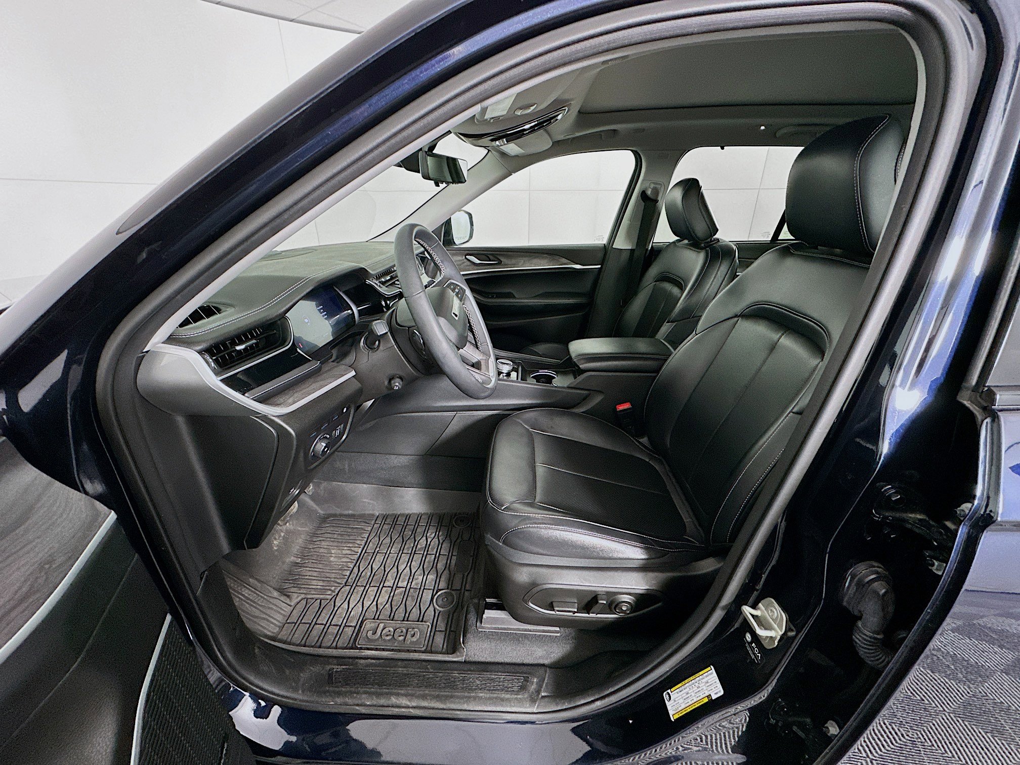 Used 2023 Jeep Grand Cherokee 30th Anniversary image 13