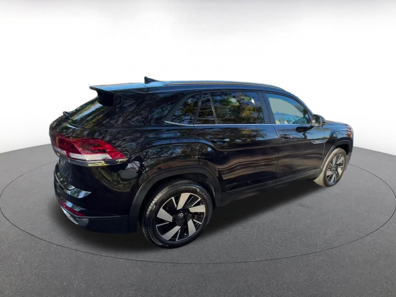Used 2025 Volkswagen Atlas Cross Sport SE image 15