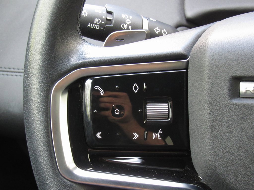 Used 2023 Land Rover Range Rover Evoque R-Dynamic SE image 25