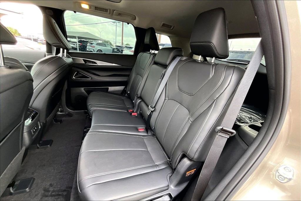New 2026 INFINITI QX60 Luxe w/ Cargo Package FWD image 14