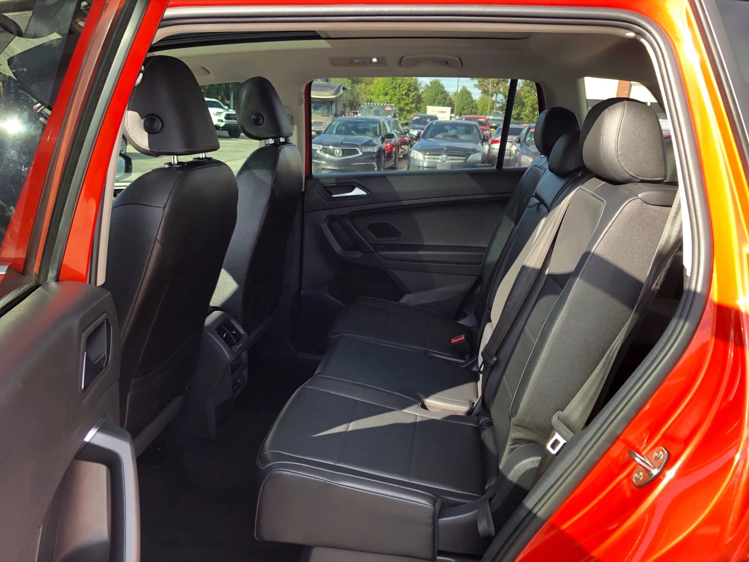 Used 2019 Volkswagen Tiguan SEL image 33