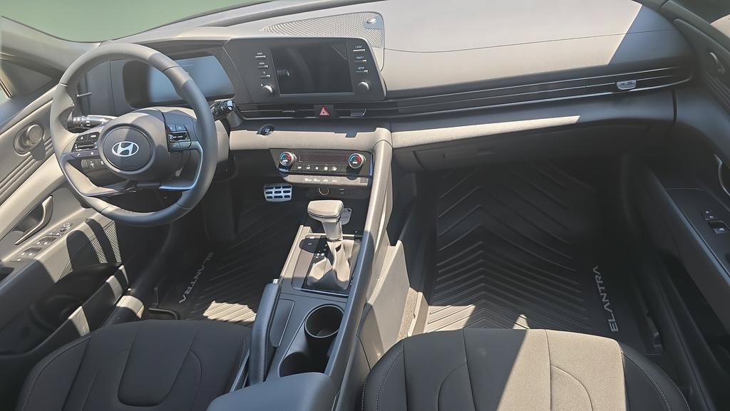 New 2026 Hyundai Elantra Sport FWD image 11