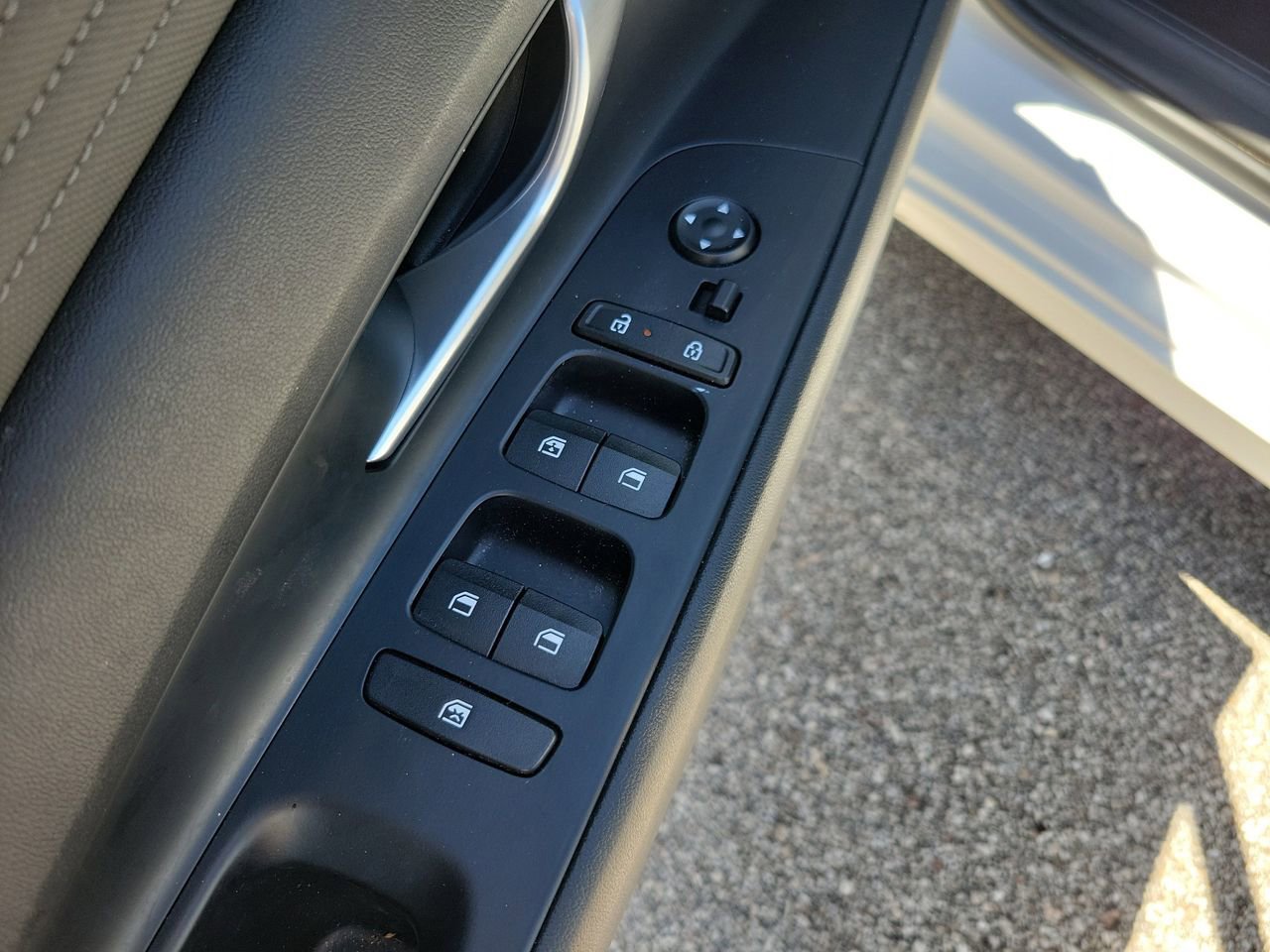Used 2025 Hyundai Elantra SEL FWD image 13