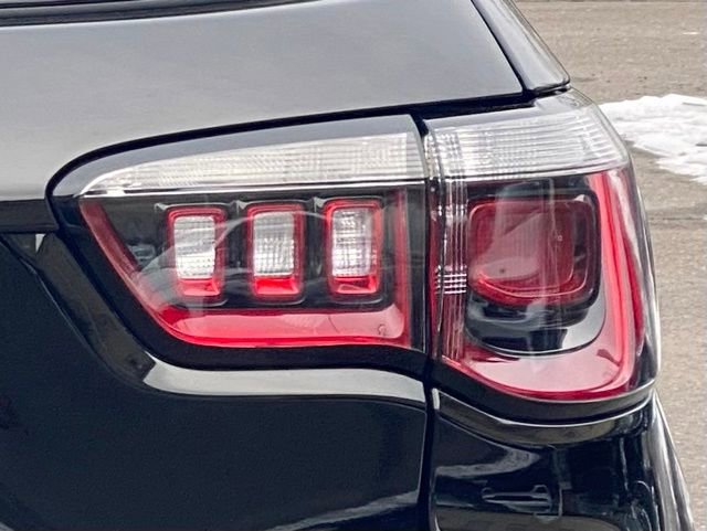 New 2026 Jeep Compass Latitude w/ Sun and Sound Group image 13