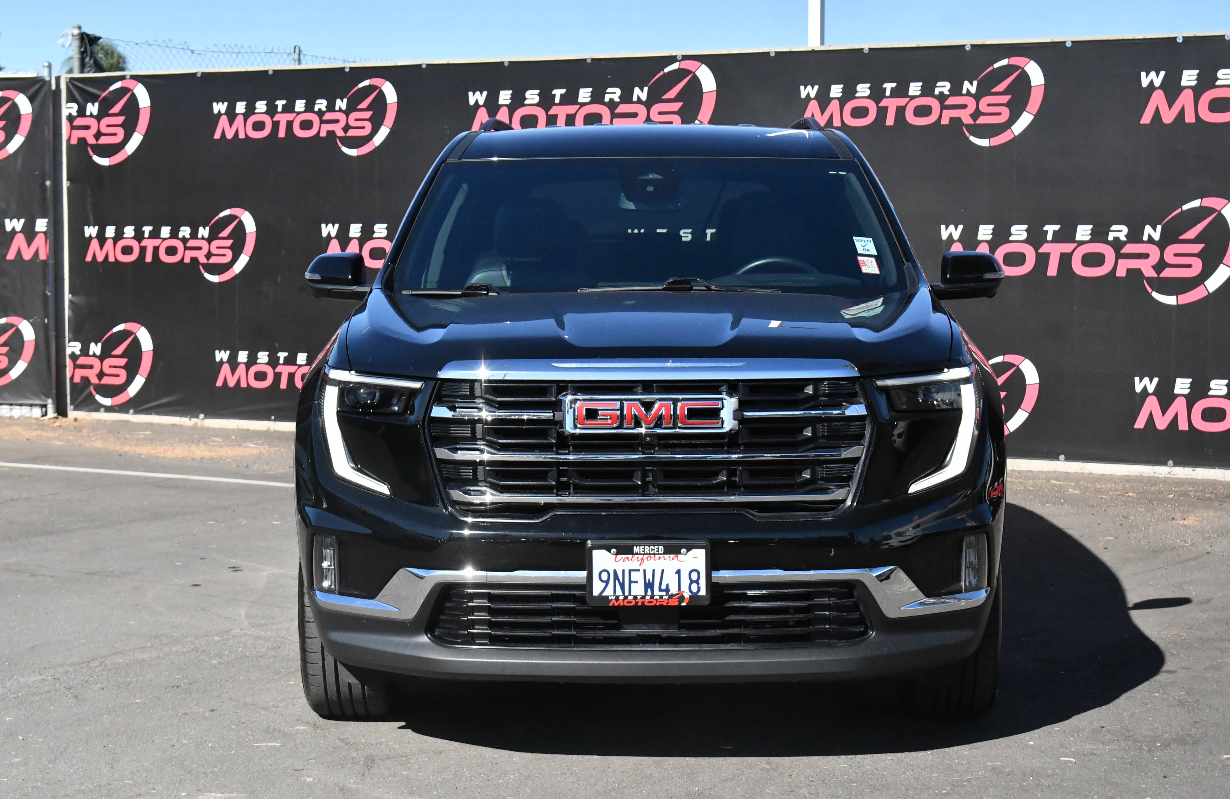 Used 2024 GMC Acadia Elevation AWD/4WD image 2