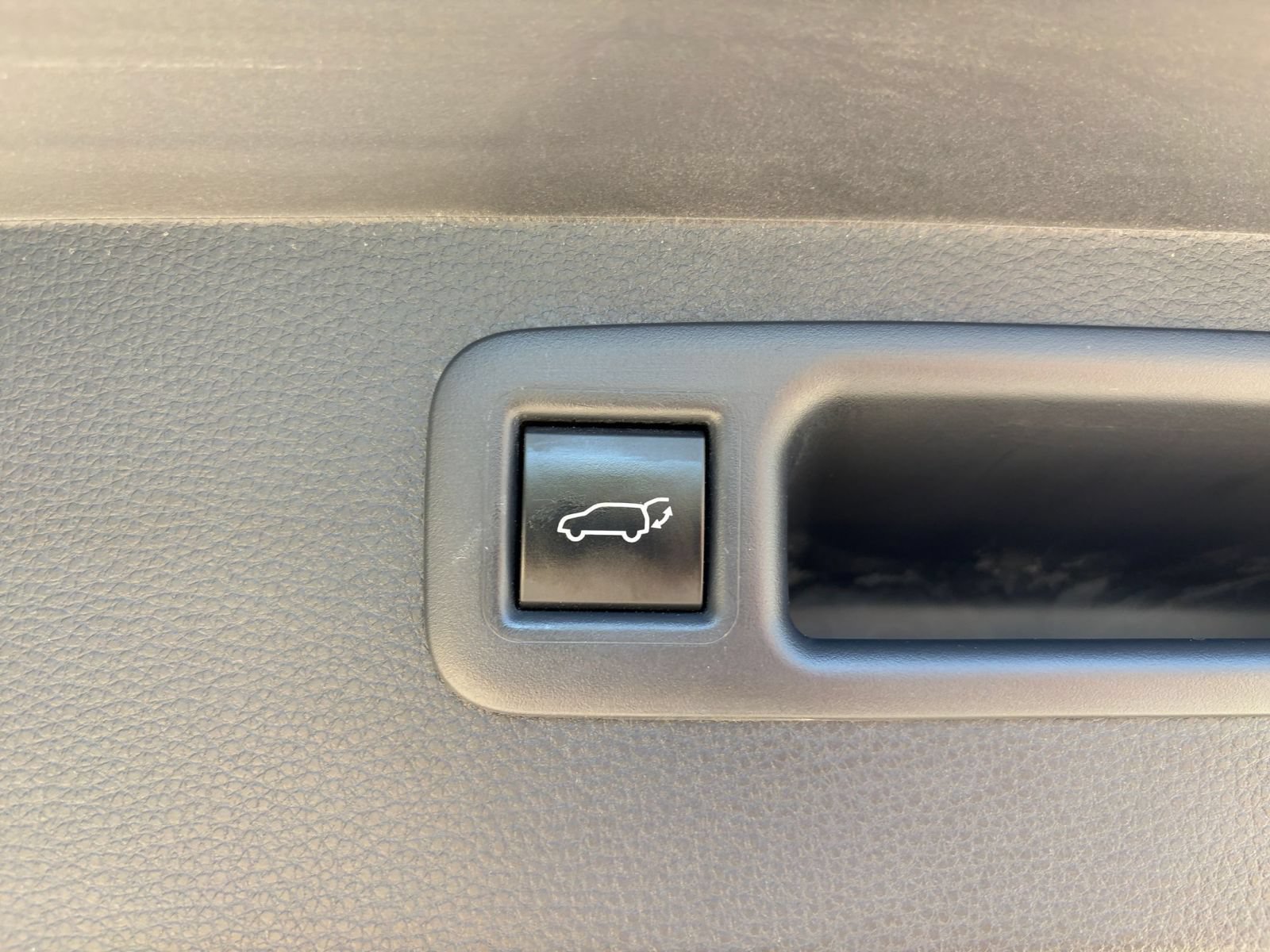 Used 2025 Toyota Highlander XSE AWD/4WD image 23