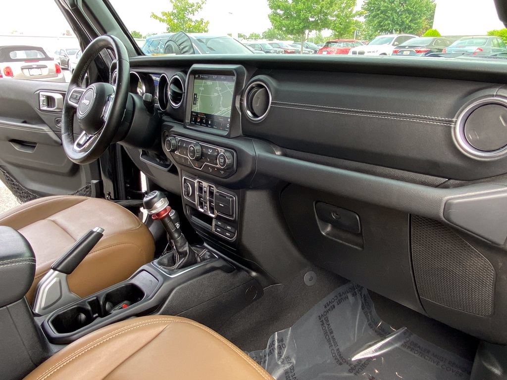 Used 2020 Jeep Wrangler Unlimited Sahara AWD/4WD image 38