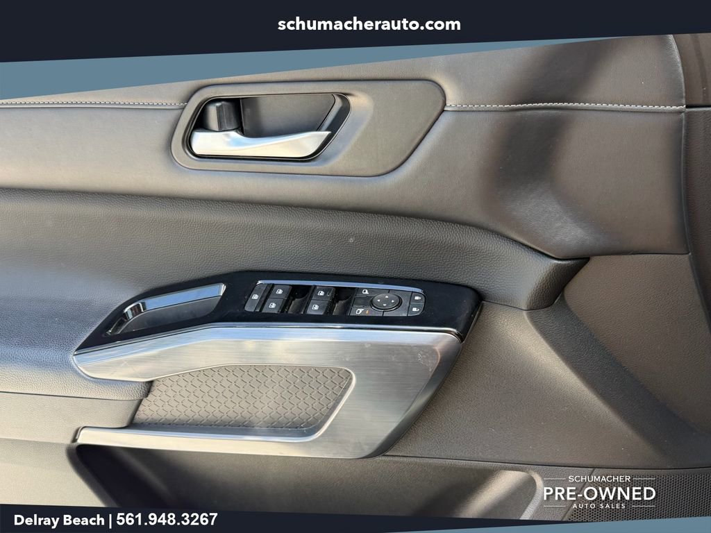Used 2022 Nissan Pathfinder SL FWD image 24