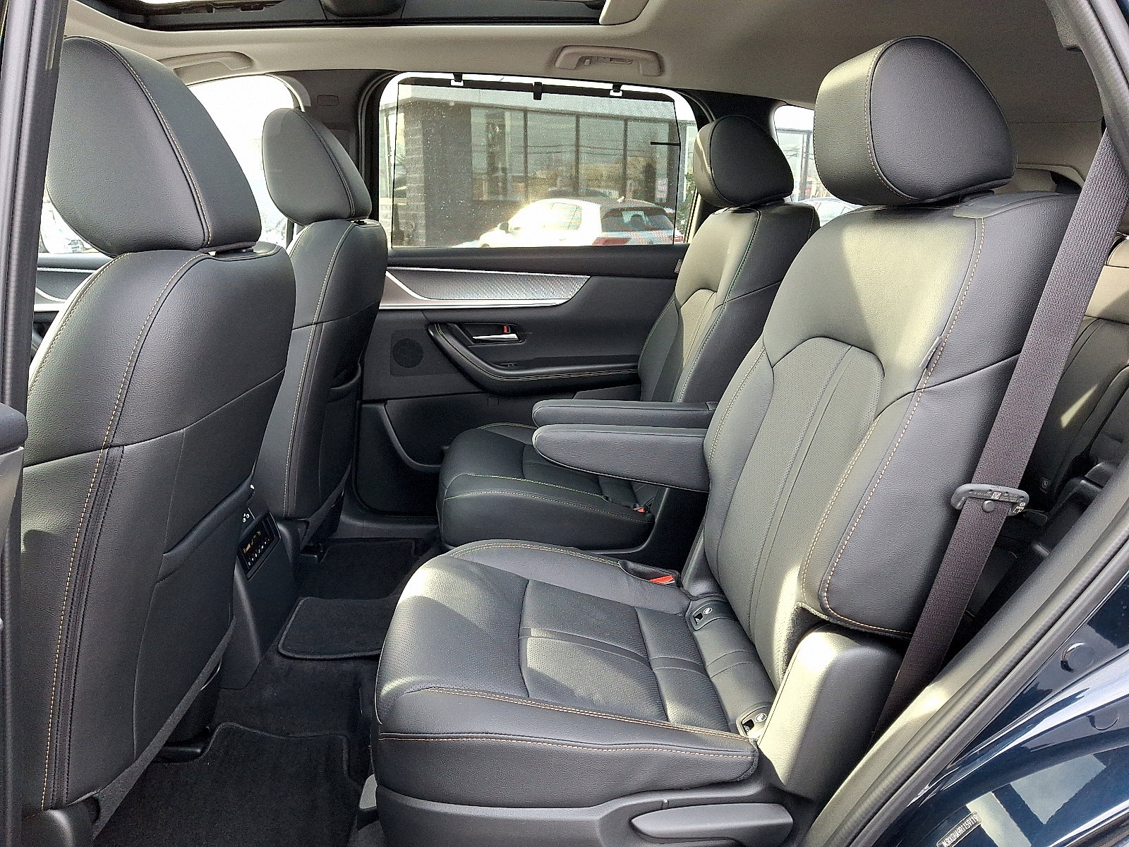 Certified 2024 MAZDA CX-90 Plug-In Hybrid w/ Premium Pkg image 11