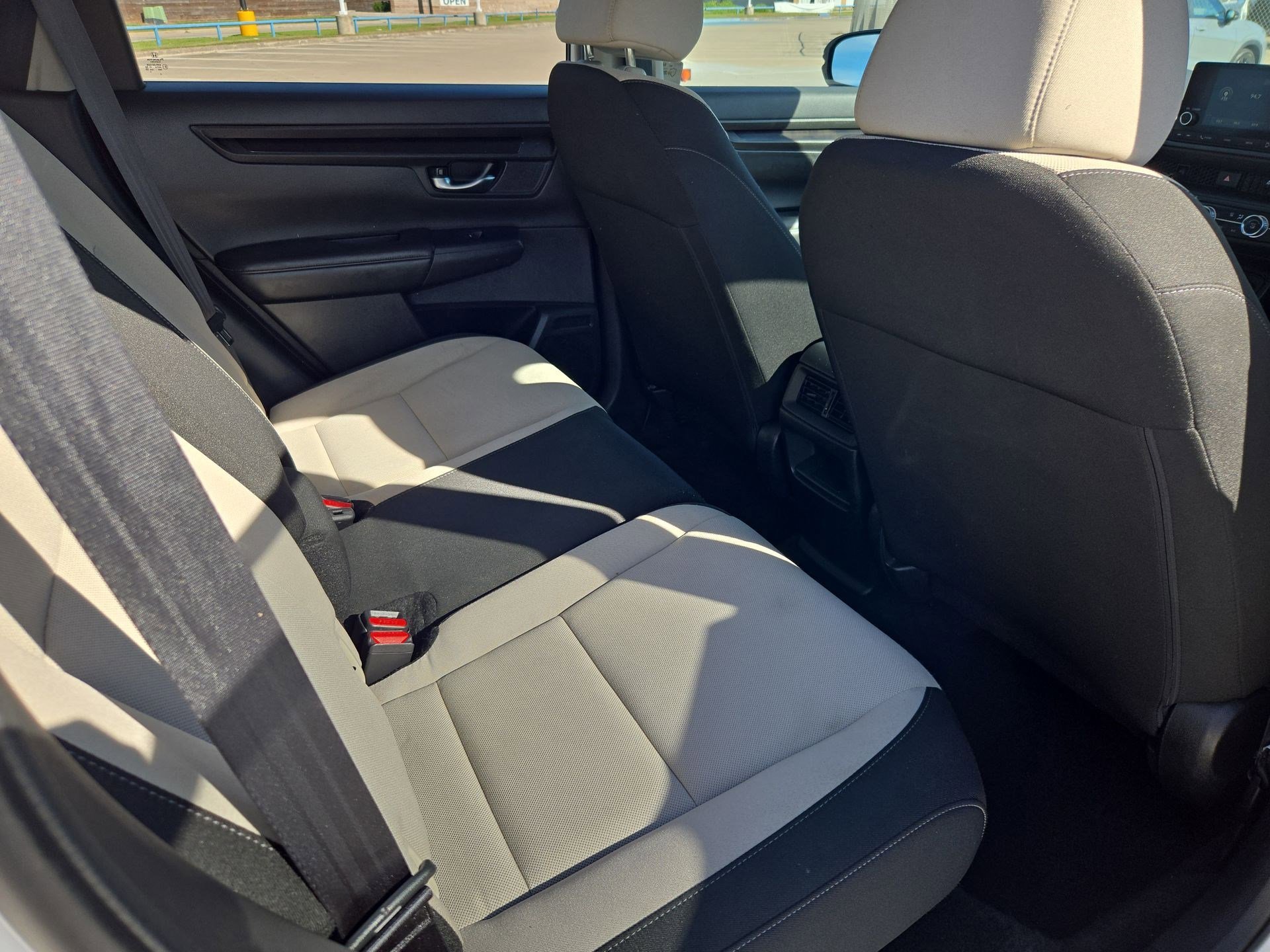 Used 2024 Honda CR-V LX image 29