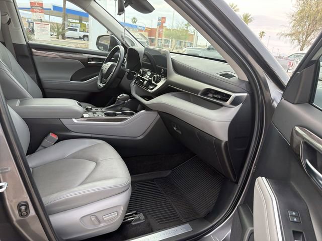 Used 2023 Toyota Highlander Limited AWD/4WD image 28