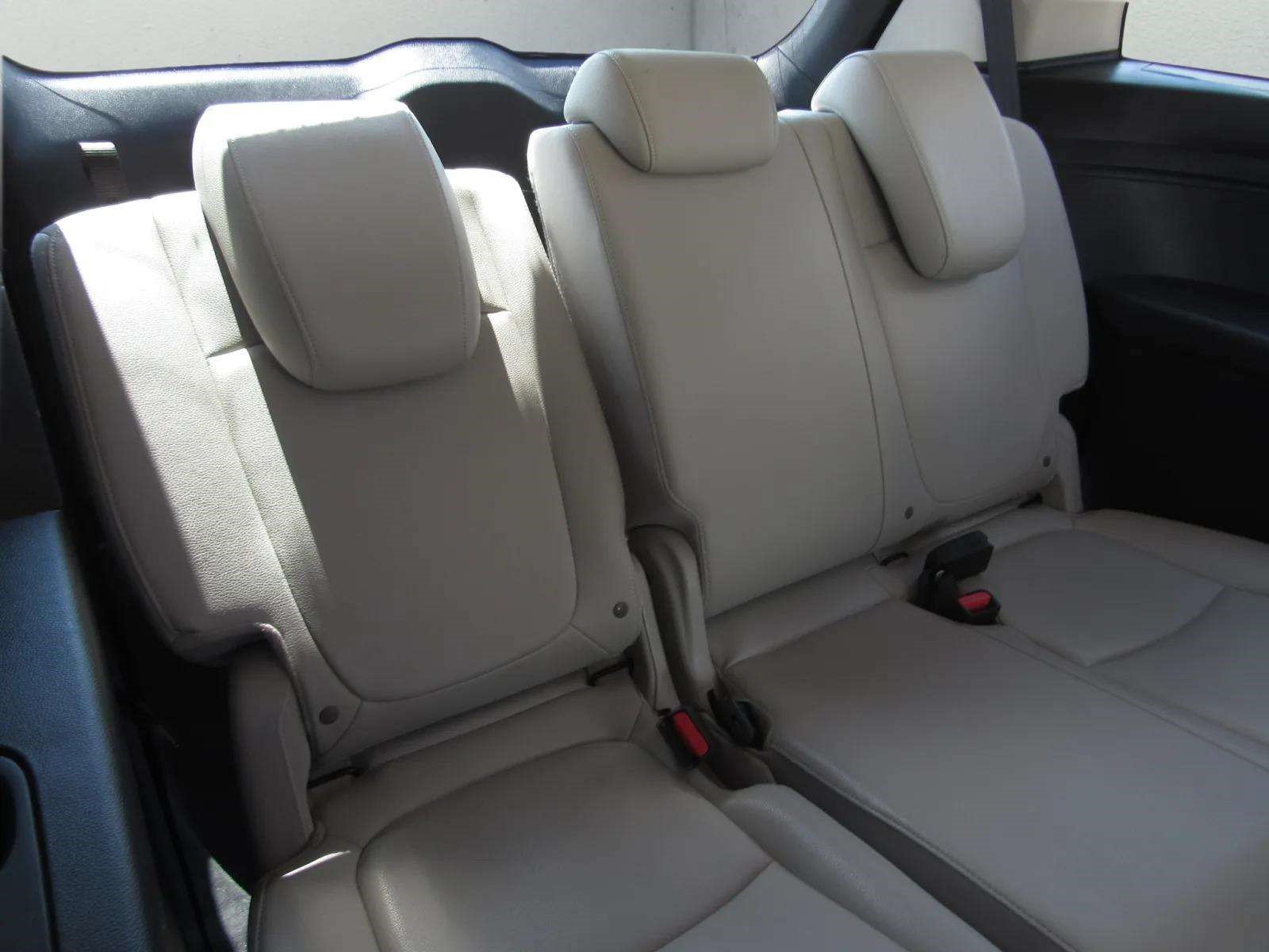 Certified 2025 Honda Odyssey EX-L image 13