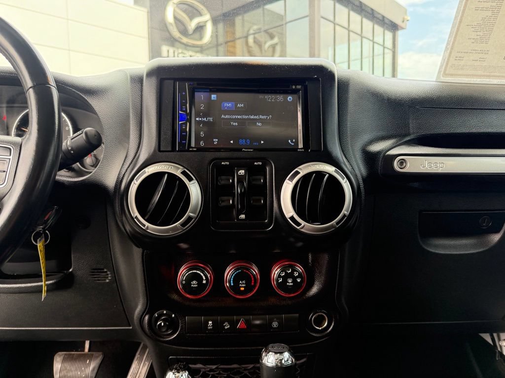 Used 2018 Jeep Wrangler Unlimited Sahara AWD/4WD image 24