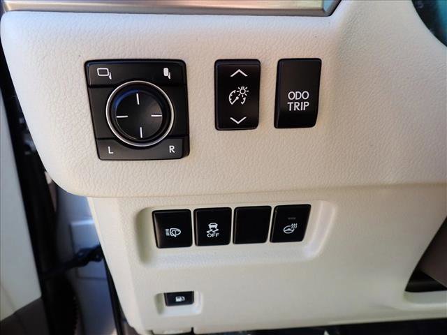 Used 2013 Lexus GX 460 Premium image 18