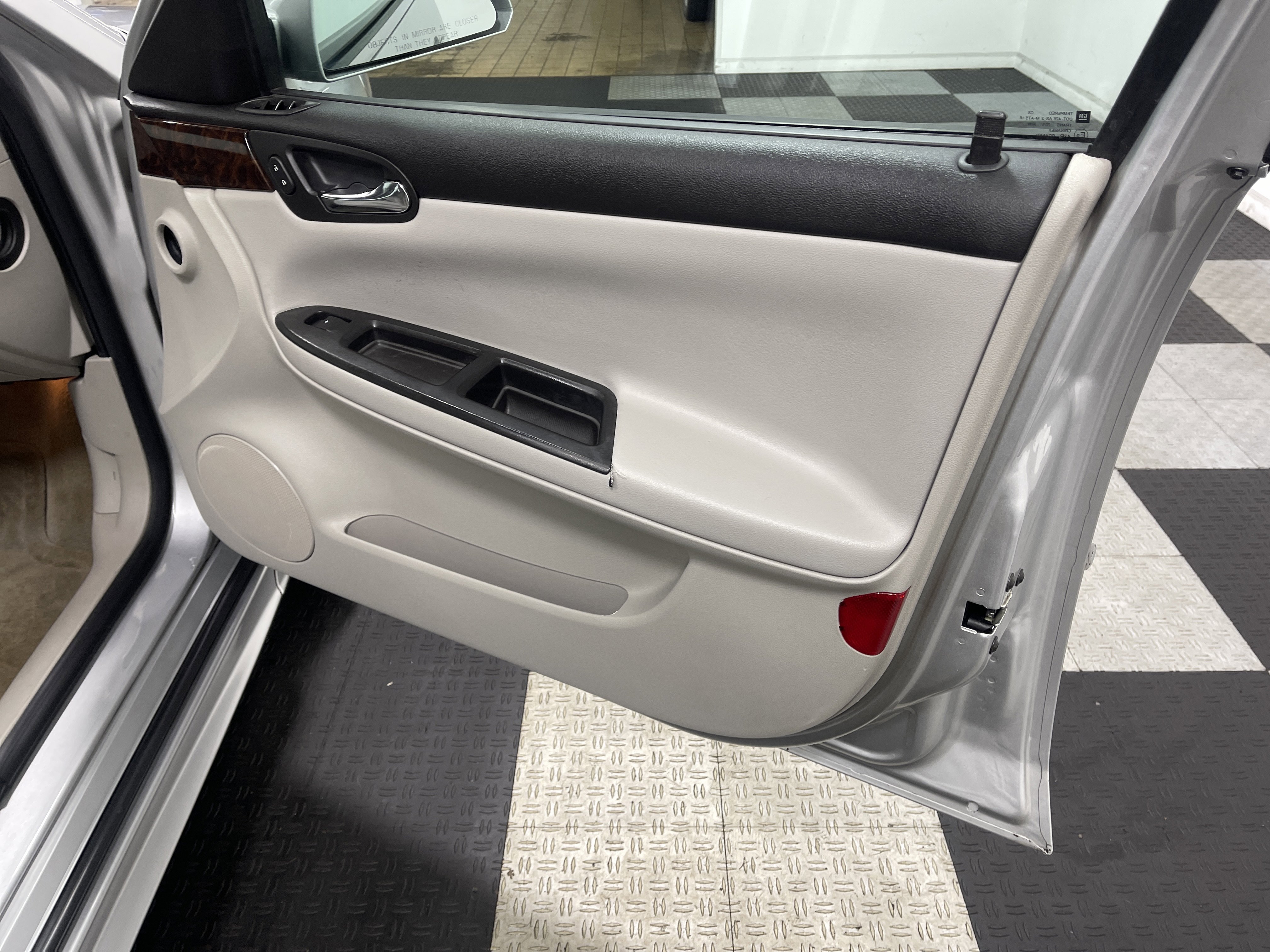 Used 2013 Chevrolet Impala LT w/ LT Sunroof Package FWD image 23