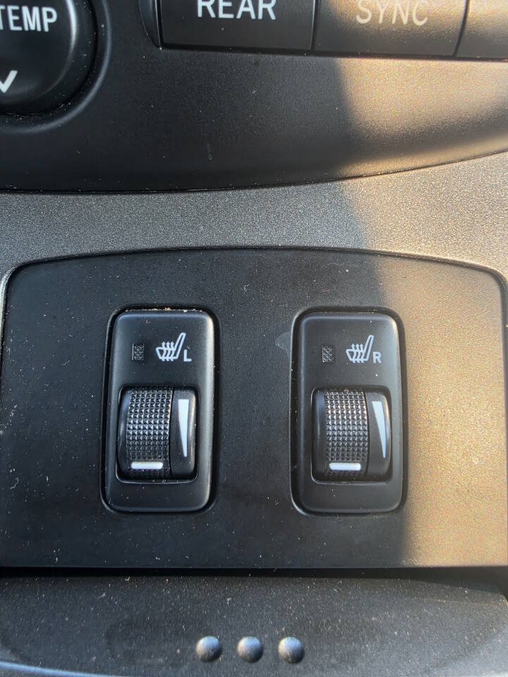 Used 2004 Toyota Sienna XLE w/ XLE Pkg 12 FWD image 16