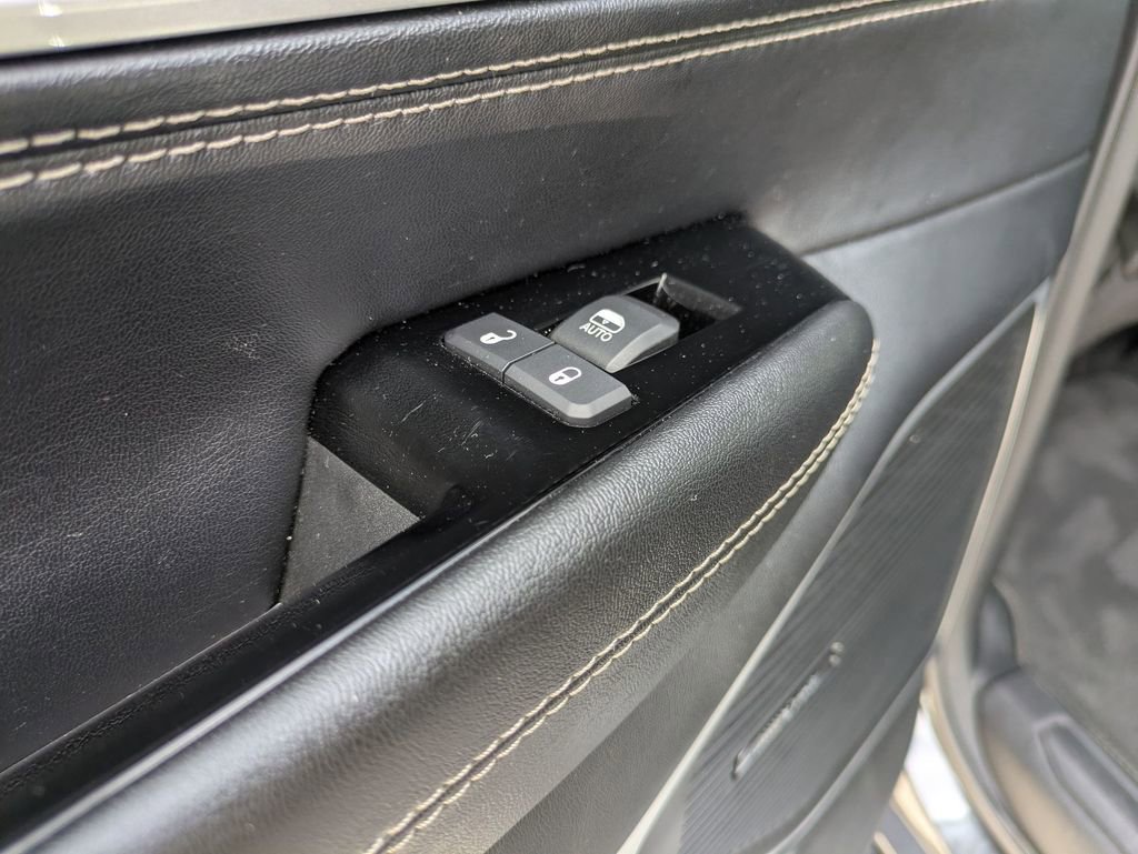 Used 2024 Jeep Wagoneer Series II w/ Flexible Seating Group image 30