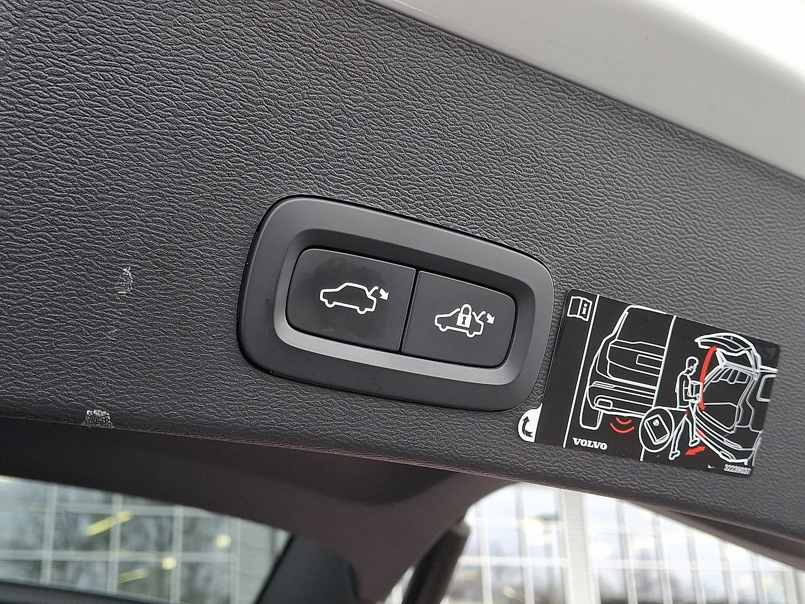 Used 2021 Volvo XC40 T5 R-Design w/ Climate Package image 29