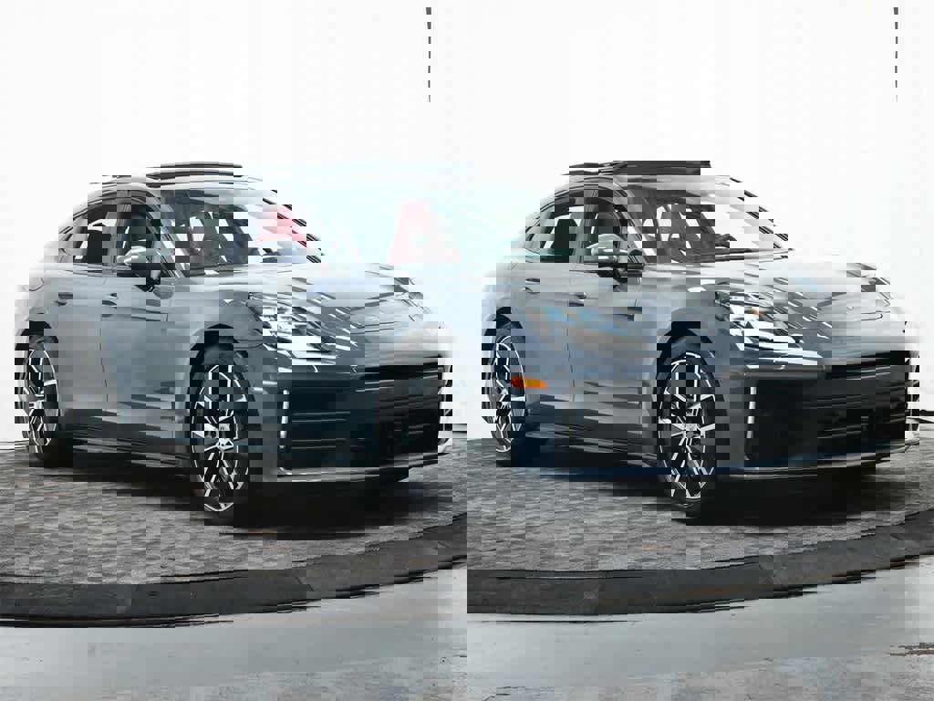 New 2025 Porsche Panamera 4 image 9