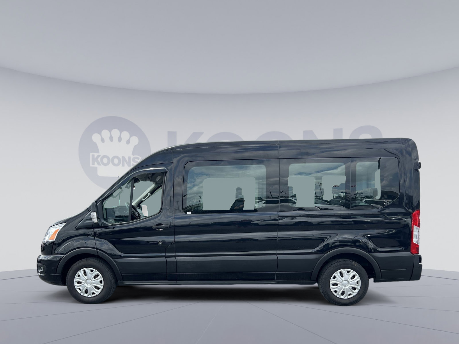Used 2021 Ford Transit 350 XLT RWD image 2
