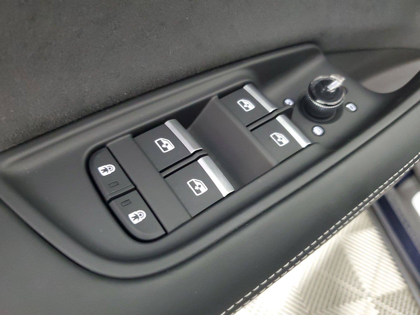 New 2026 Audi SQ8 Prestige AWD/4WD image 19