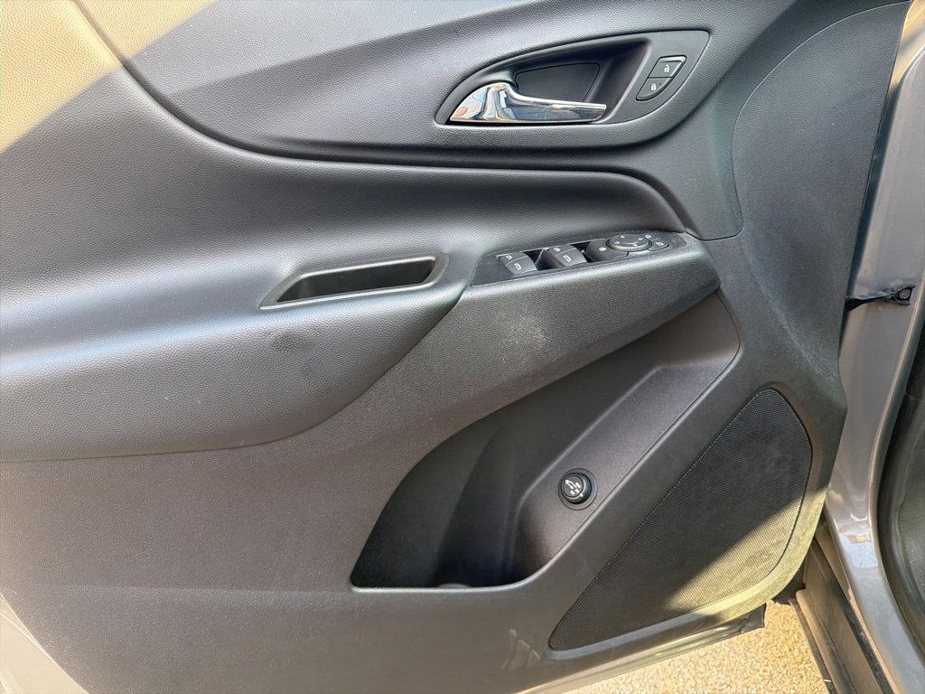 Used 2018 Chevrolet Equinox LT image 11