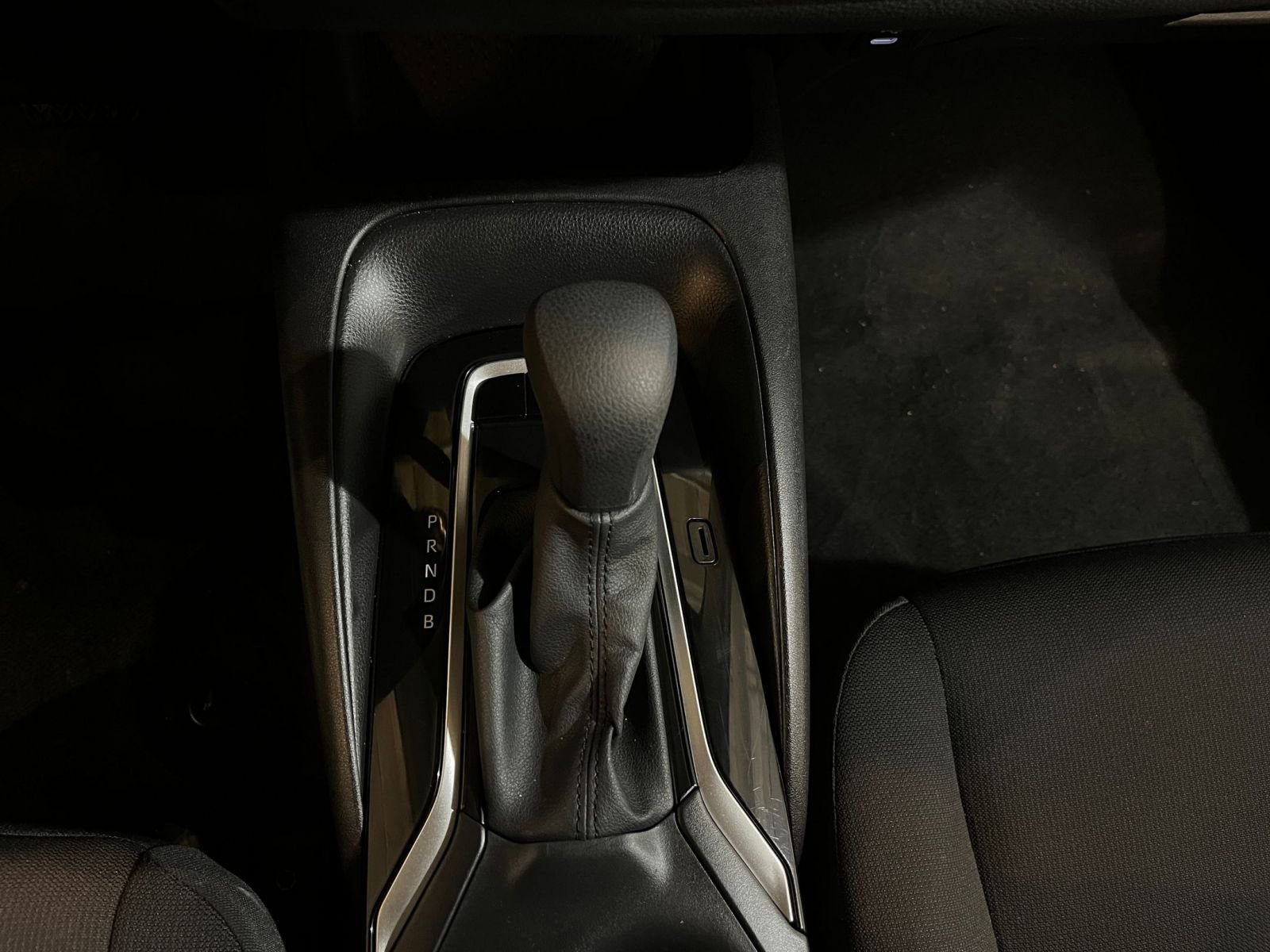 Used 2025 Toyota Corolla LE image 40