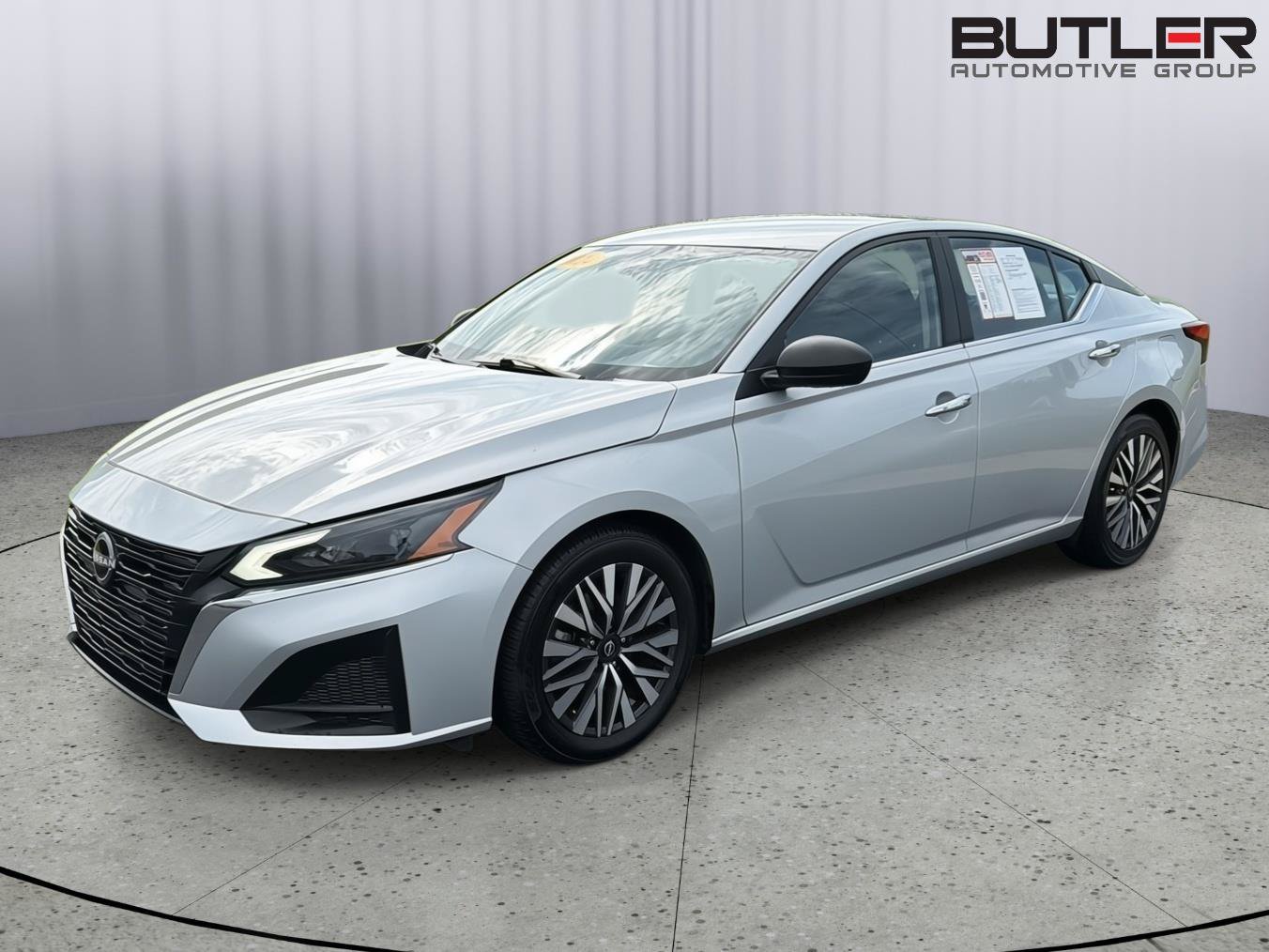 Used 2024 Nissan Altima 2.5 SV FWD image 1