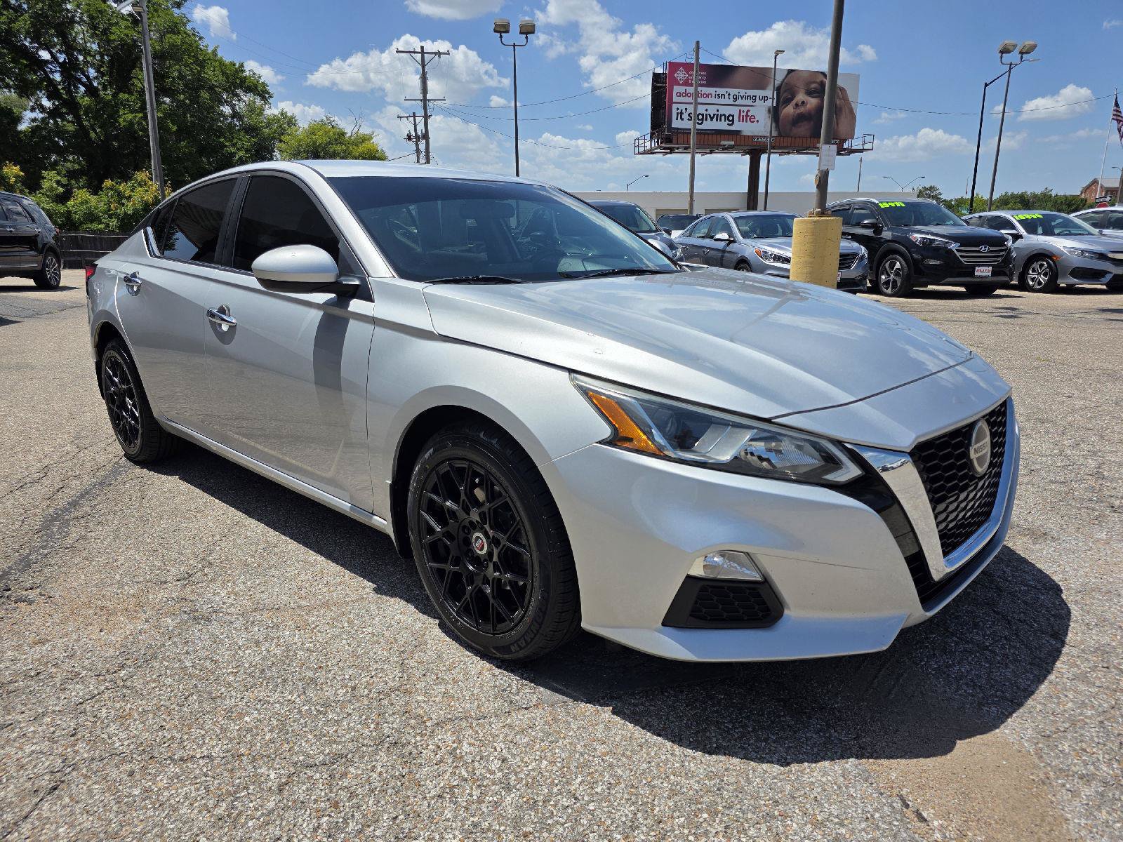 Used 2019 Nissan Altima 2.5 S AWD/4WD image 3