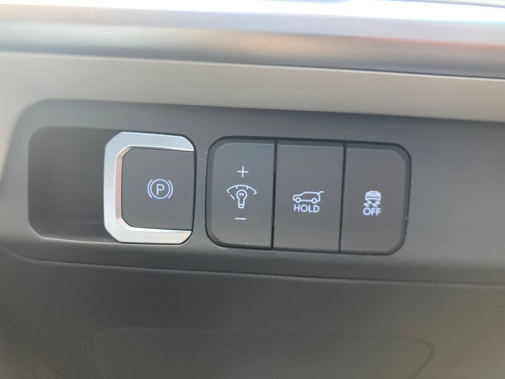 Used 2024 Hyundai Santa Fe SEL FWD image 28