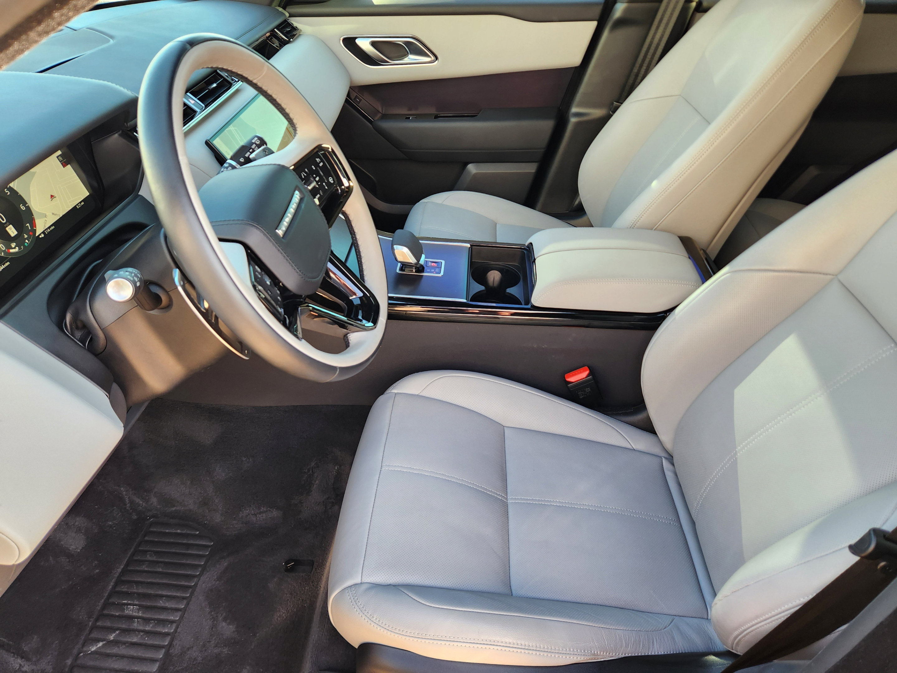 Certified 2026 Land Rover Range Rover Velar Dynamic SE AWD/4WD image 8
