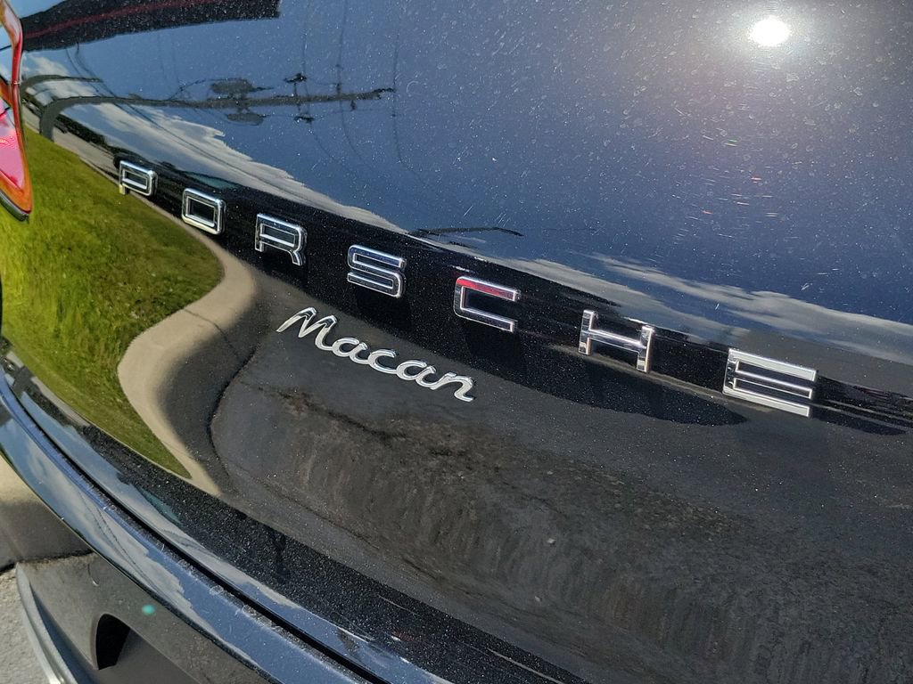 Used 2017 Porsche Macan AWD/4WD image 7