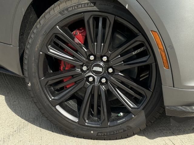 New 2026 Cadillac Lyriq V w/ Exterior Carbon Fiber Package AWD/4WD image 28