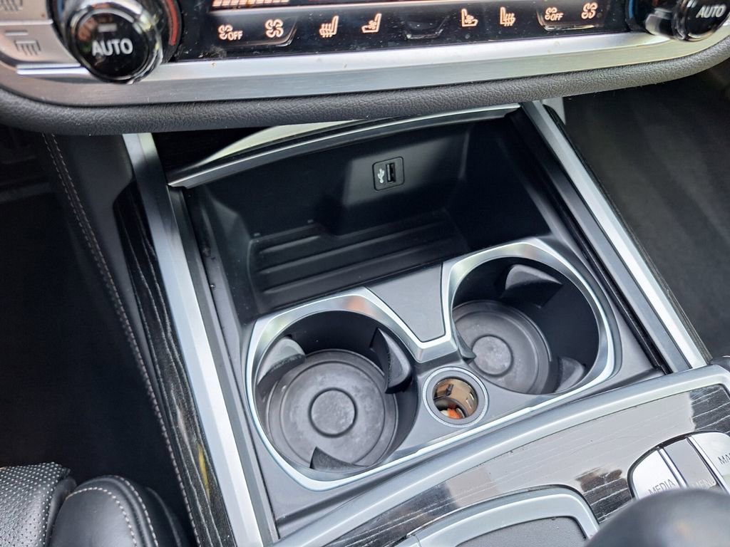 Used 2019 BMW 740i w/ Executive Package image 19