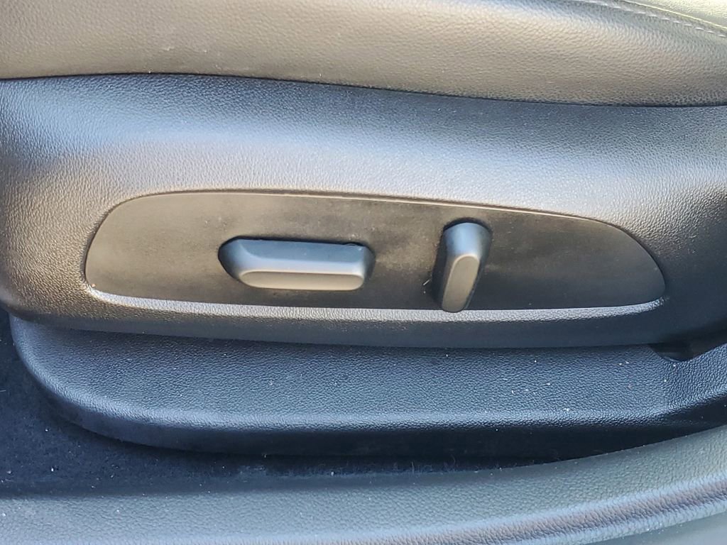 Used 2017 Chevrolet Cruze Premier image 28