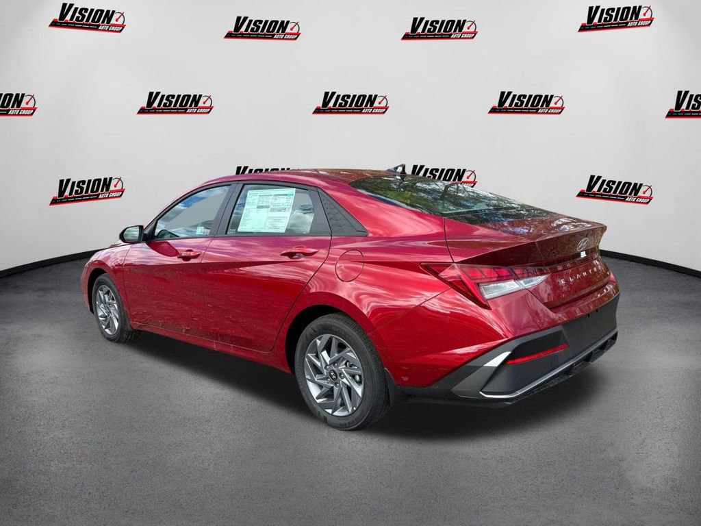 New 2025 Hyundai Elantra Blue image 7