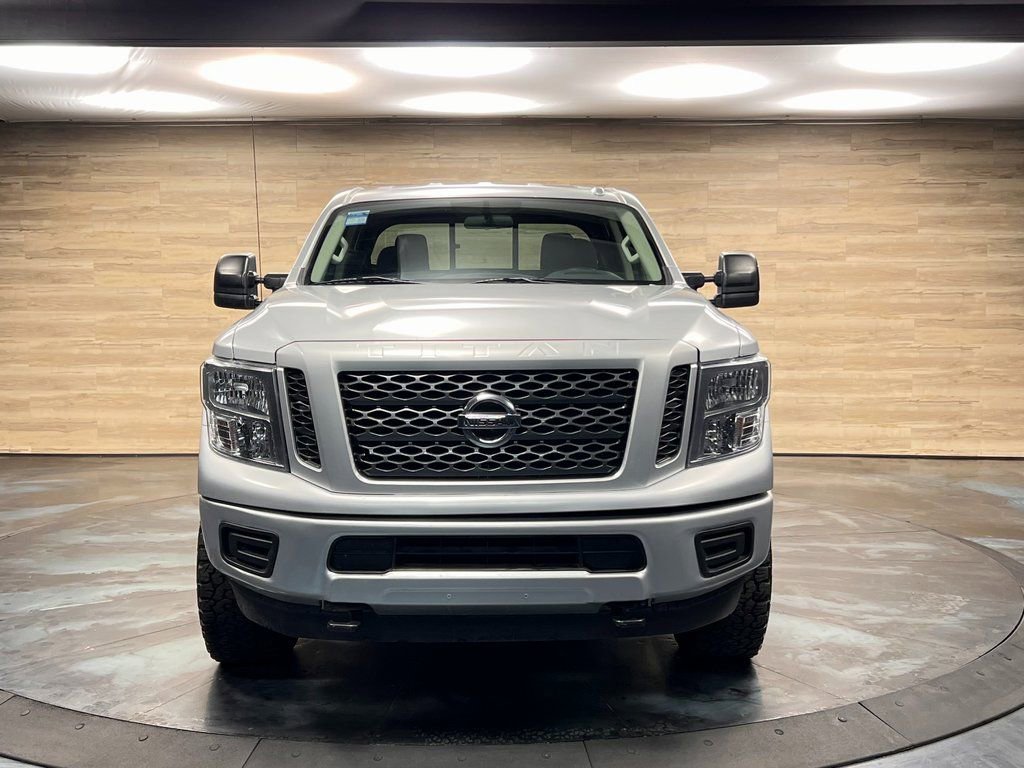 Used 2018 Nissan Titan SV image 17