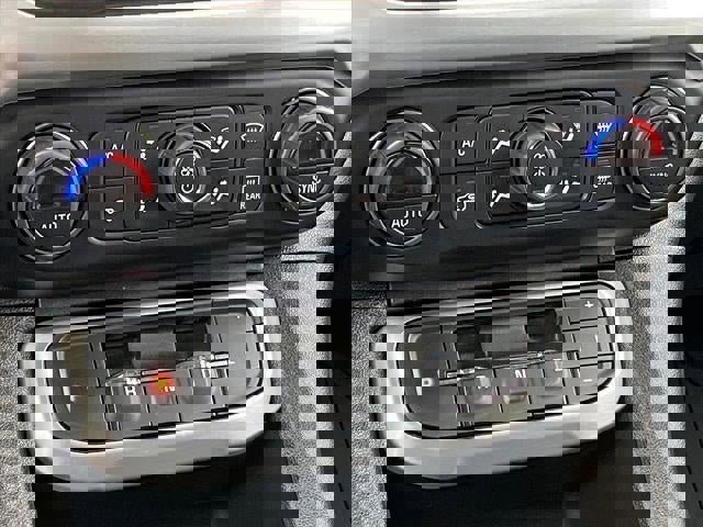 Certified 2022 GMC Acadia SLT w/ Technology Package image 11