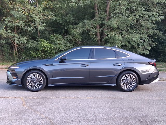 Used 2024 Hyundai Sonata SEL FWD image 2