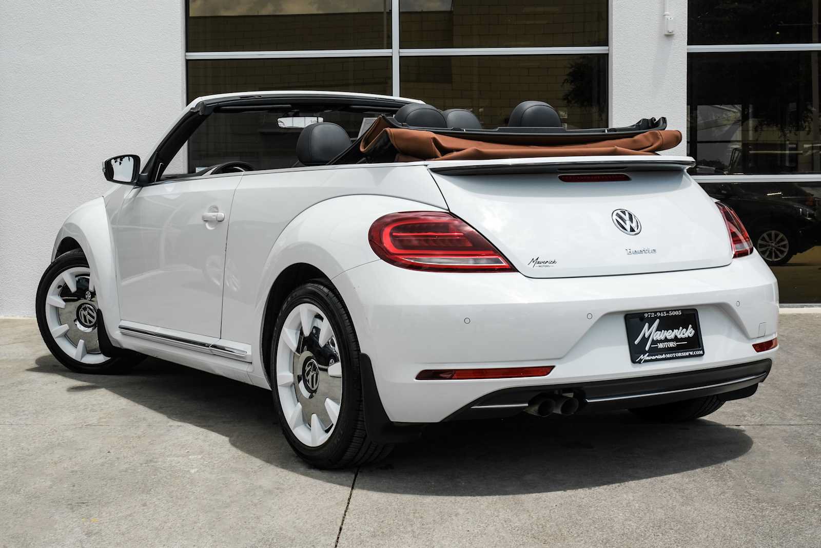 Used 2019 Volkswagen Beetle 2.0T Final Edition SEL FWD image 11
