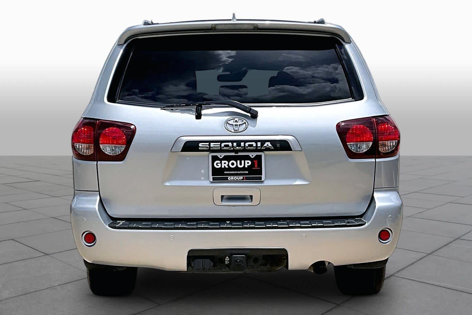 Used 2020 Toyota Sequoia Platinum RWD image 5