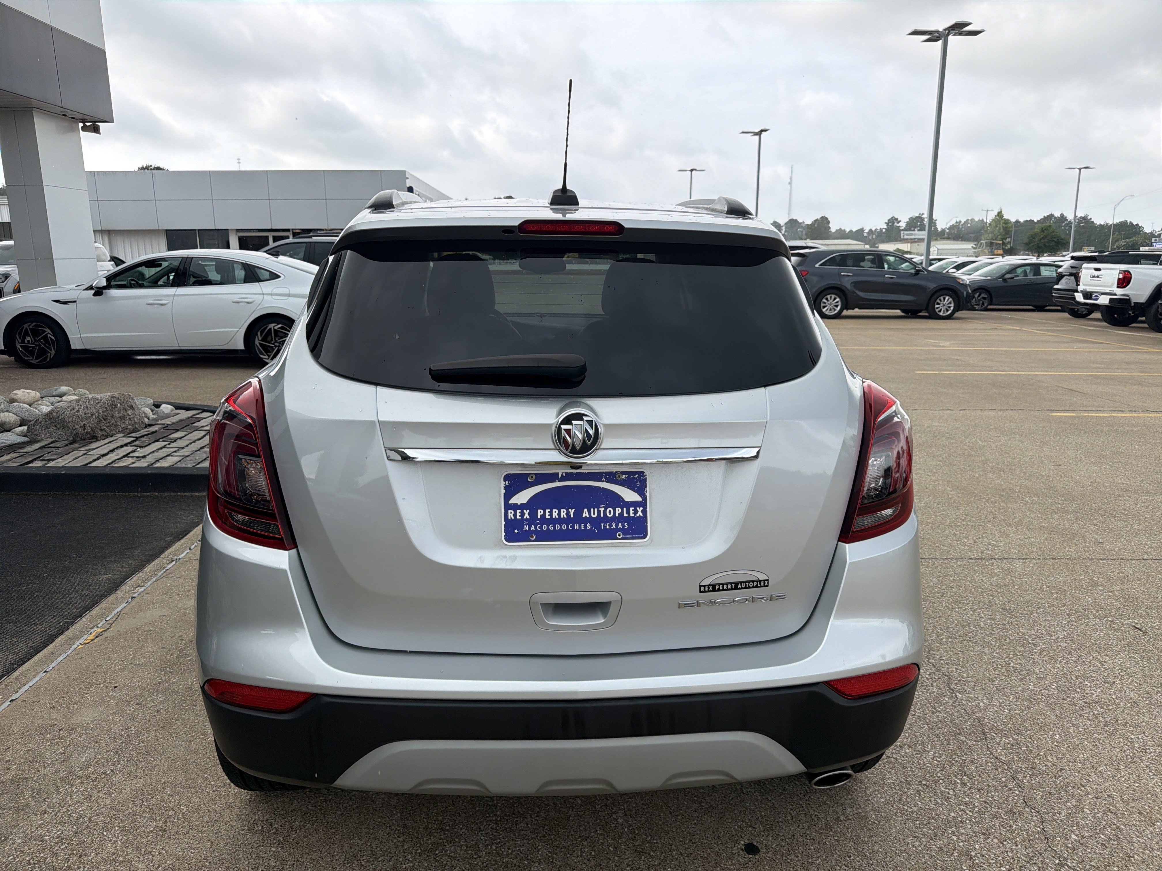 Used 2021 Buick Encore Preferred w/ Safety Package FWD image 30