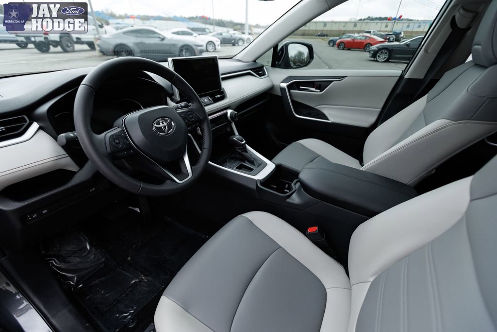 Used 2024 Toyota RAV4 XLE Premium image 27