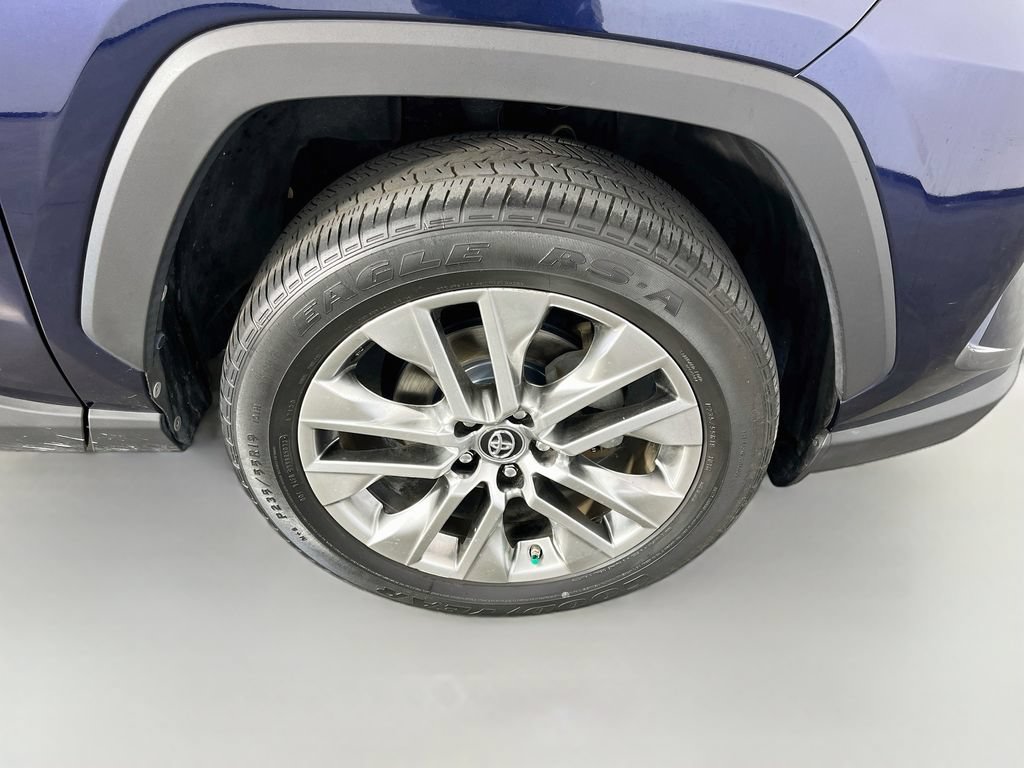 Used 2019 Toyota RAV4 Limited w/ Cold Weather Package FWD image 38