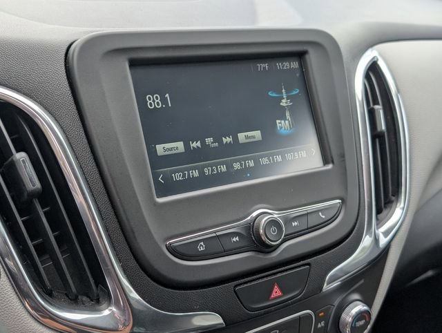 Used 2018 Chevrolet Equinox LS image 22