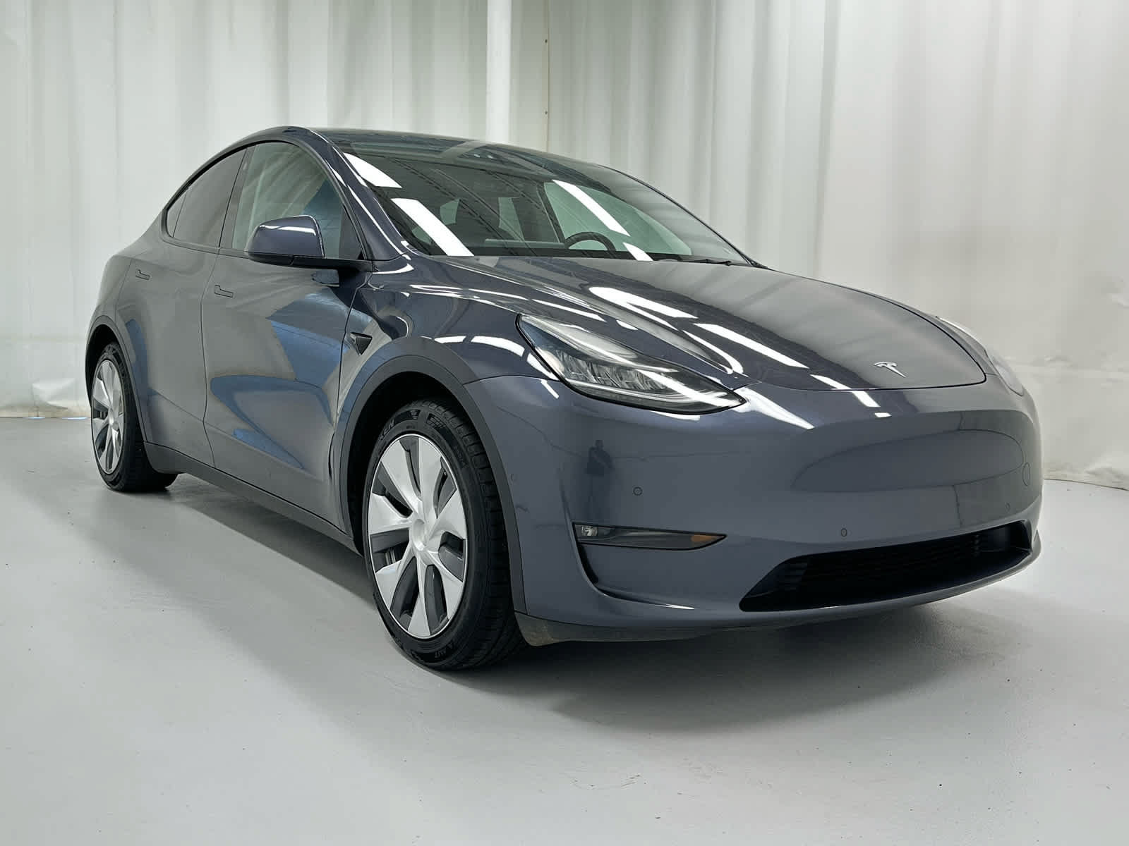 Used 2021 Tesla Model Y Long Range AWD/4WD image 1
