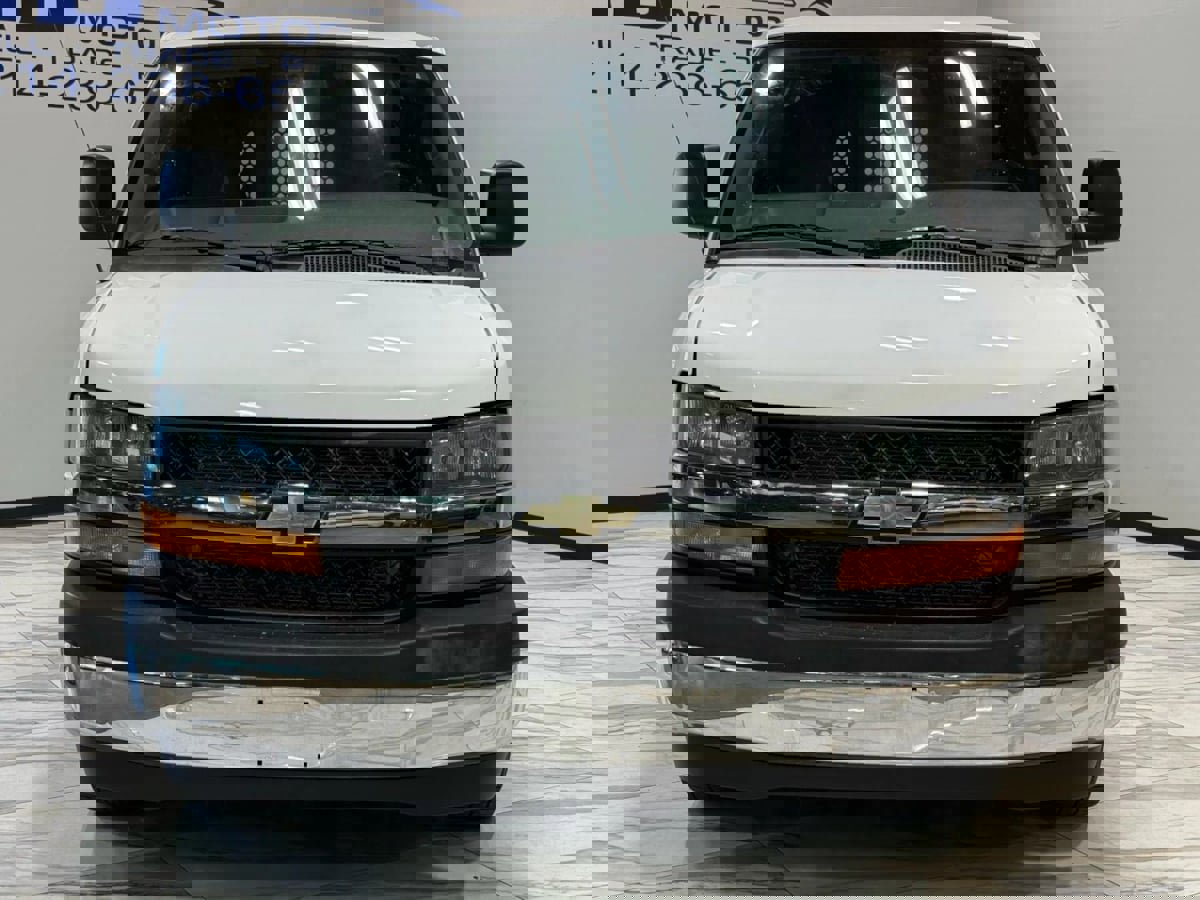 Used 2019 Chevrolet Express 2500 w/ Driver Convenience Package image 3