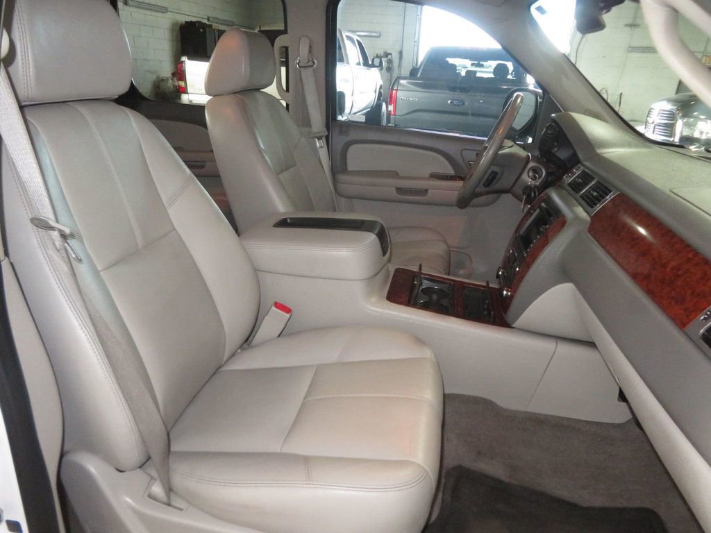 Used 2008 Chevrolet Avalanche LTZ w/ LTZ Preferred Equipment Group image 36