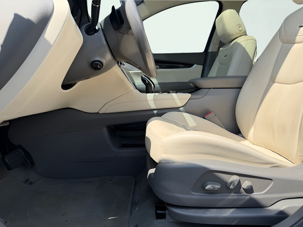 Used 2020 Cadillac XT6 Premium Luxury FWD image 41